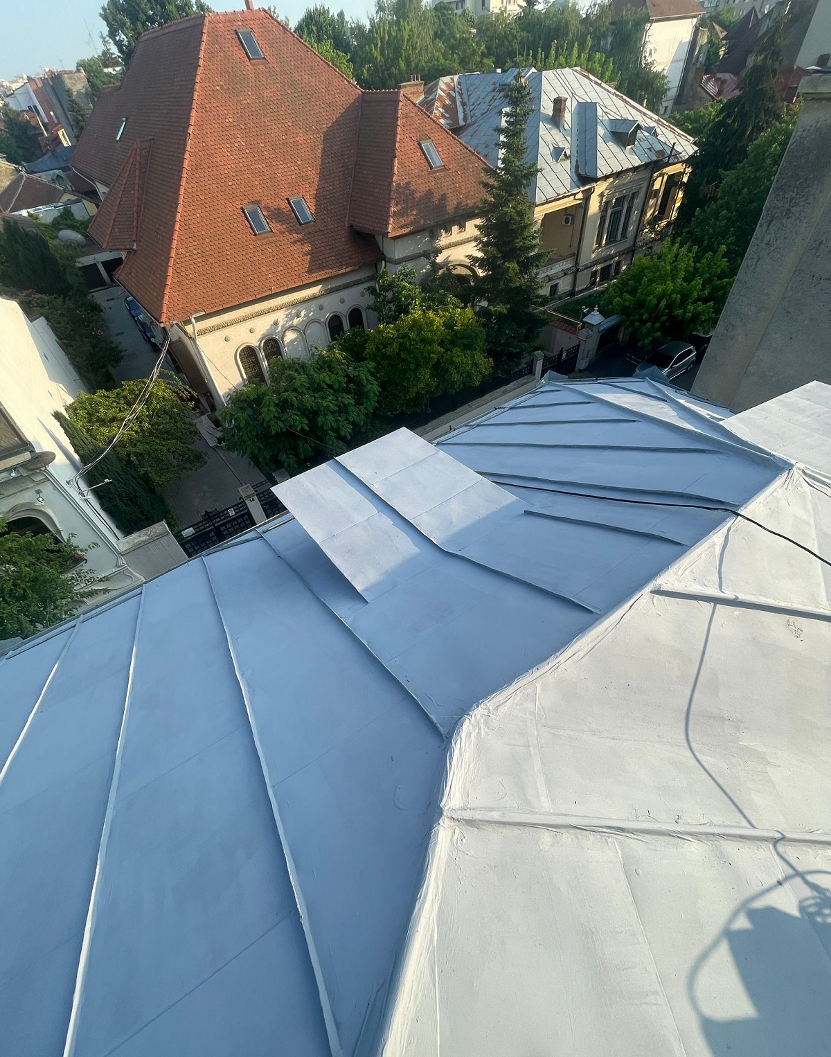 Vopsea cauciucata pentru acoperis din tabla