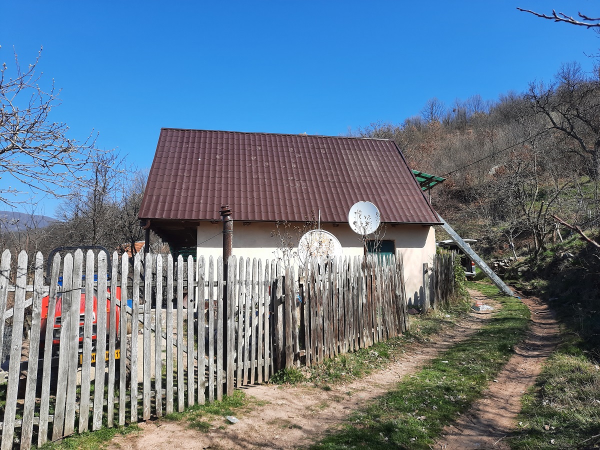 Montat tigla metalica